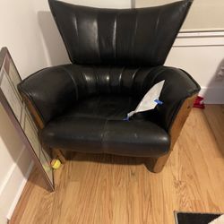 Antique Moorea Leather arm chair