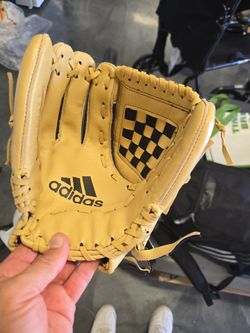 Adidas 10.5 youth baseball glove for lefty