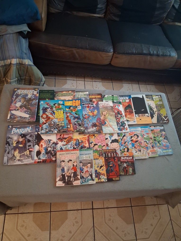 Lot Of 30 DC Comics - Comic Books