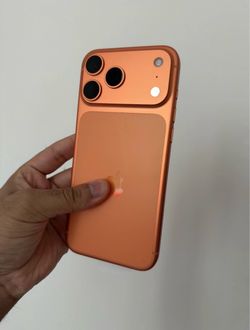 iPhone 17 Pro Max Cosmic Orange