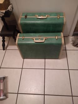 Ssamsonite vintage suite cases