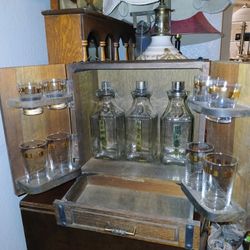 Vintage Portable Liquor Cabinet Bar 