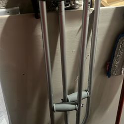 Crutches 