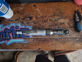 Torque Wrench with Ratchet Head