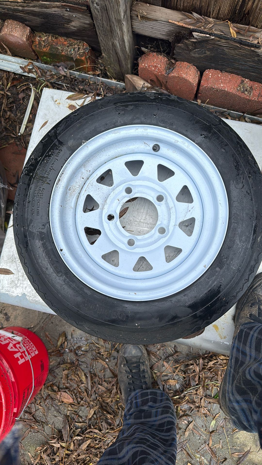 Trailer Wheels Have 6 New