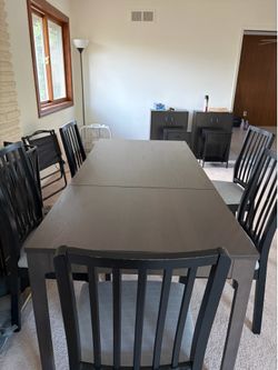 ikea dining table with 5 chairs  (pick up today only)
