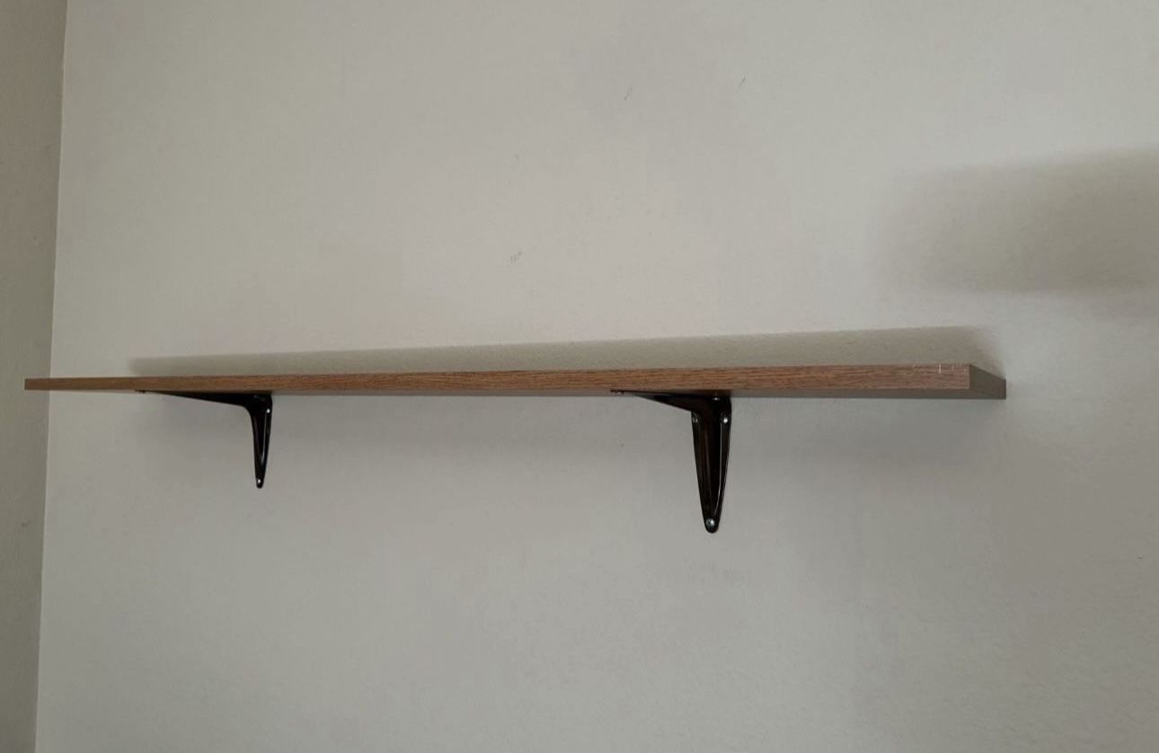 4 Ft Shelf With Brackets