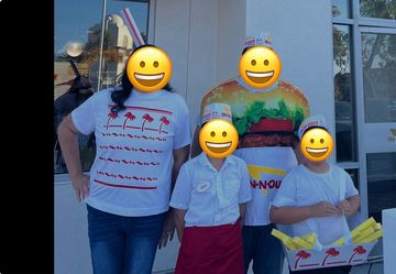In n out family costume Halloween