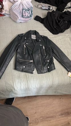 Levi’s jacket  black size MEDIUM WOMEN