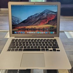 2017 MacBook Air i5 8gb 128HD