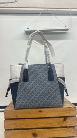 Michael Kors Signature Tote Bag