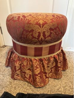 Cushioned decor chair