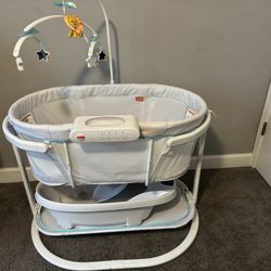 Baby Bassinet And Tub 