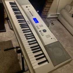 Yamaha Piano Ypg235