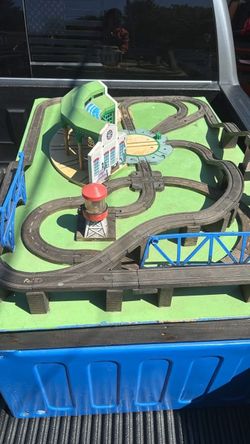 Thomas the train tracks
