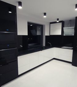 Custom Kitchen Cabinets