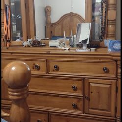 Dress With Hutch Knotted Pine