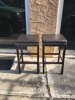 STOOLS