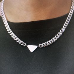 Triangle pendant necklace