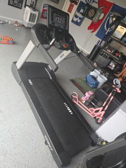 Spirit Fitness CT800 Commercial Treadmill