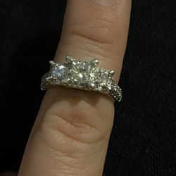 2 K Diamond Ring White Gold