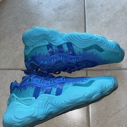 $60 Only Played In them twice Size 10 