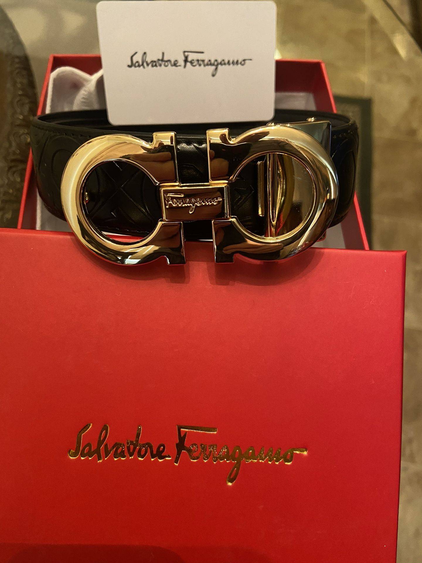 Salvatore Ferragamo men’s leather belt size 34-36 with box
