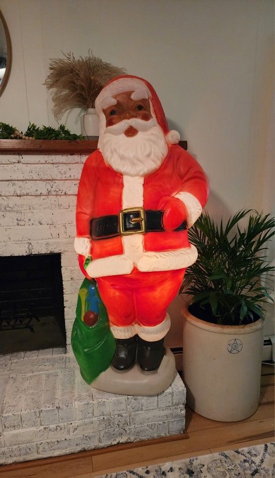 Vintage GENERAL FOAM PLASTICS 5ft light up Black African American Santa Claus !!RARE!!