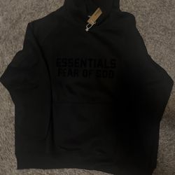 BRAND NEW ESSENTIALS HOODIE SIZE M
