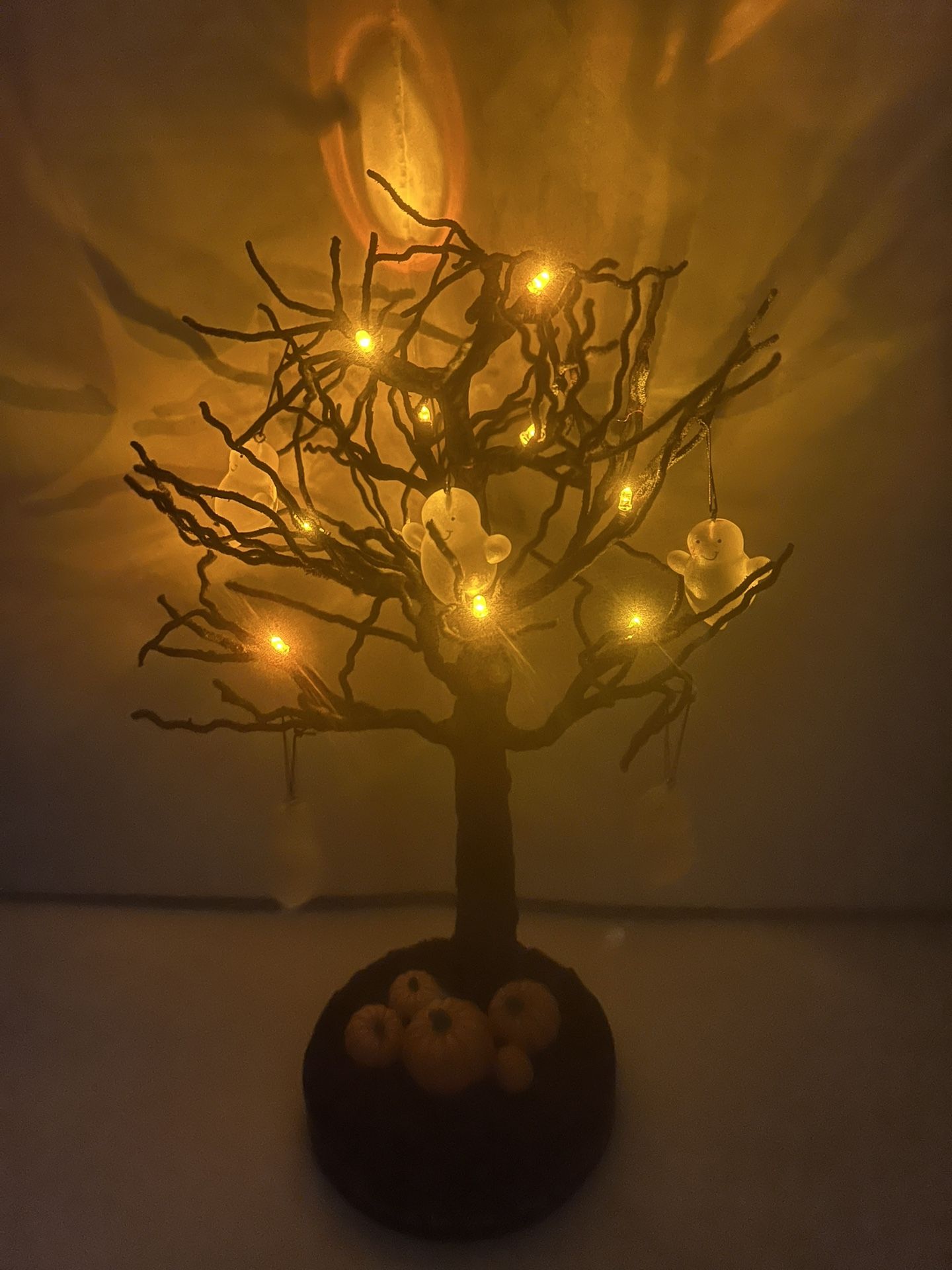 13” Hallmark Lighted Halloween LED Tree w/Glass Ghosts