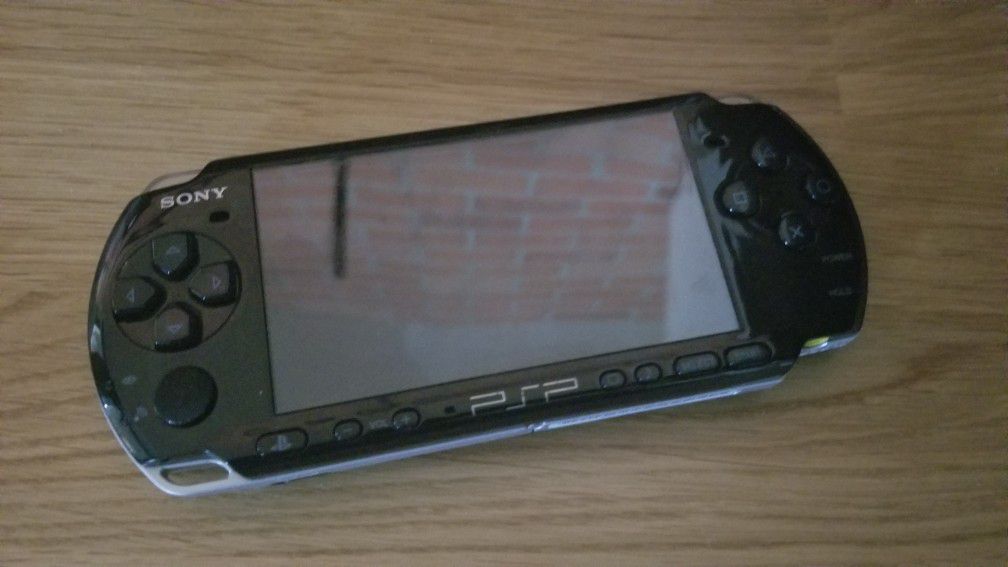 PSP 2000