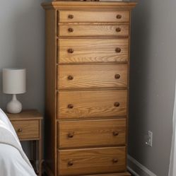 Vintage Bassett Solid Wooden Oak 6 Drawer Tall Slim Chest of Drawers Dresser! Excellent condition!  24x18x56in