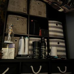 Six Cube Cabinet with 8 Containers.