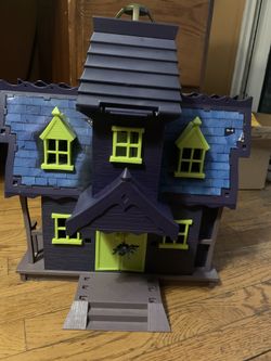 Scooby Doo Mystery Mansion Haunted House Hanna Barbera Playset - INCOMPLETE