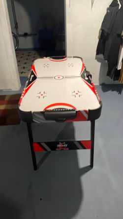 Air  hockey table