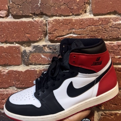 Jordan 1 black toe reimagine size 10.5