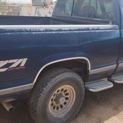Z71 SILVERADO 5.7 V8 4×4 Muscle Truck 