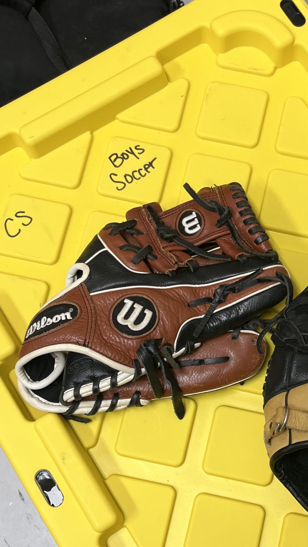 Wilson A500 Brown/black Glove 11.5 Inches