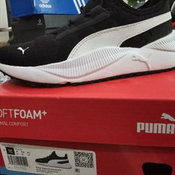 1C Puma Gym Shoes 