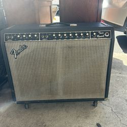 Vintage Fender Twin Reverb guitar amplifier, a classic model