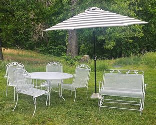 8 pc Beautiful Vintage Russell Woodard outdoor wrought iron patio set 4 chairs + bench + table + umbrella & stand