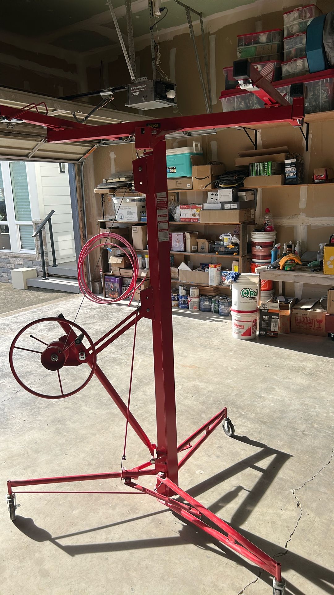 Sheet rock lift