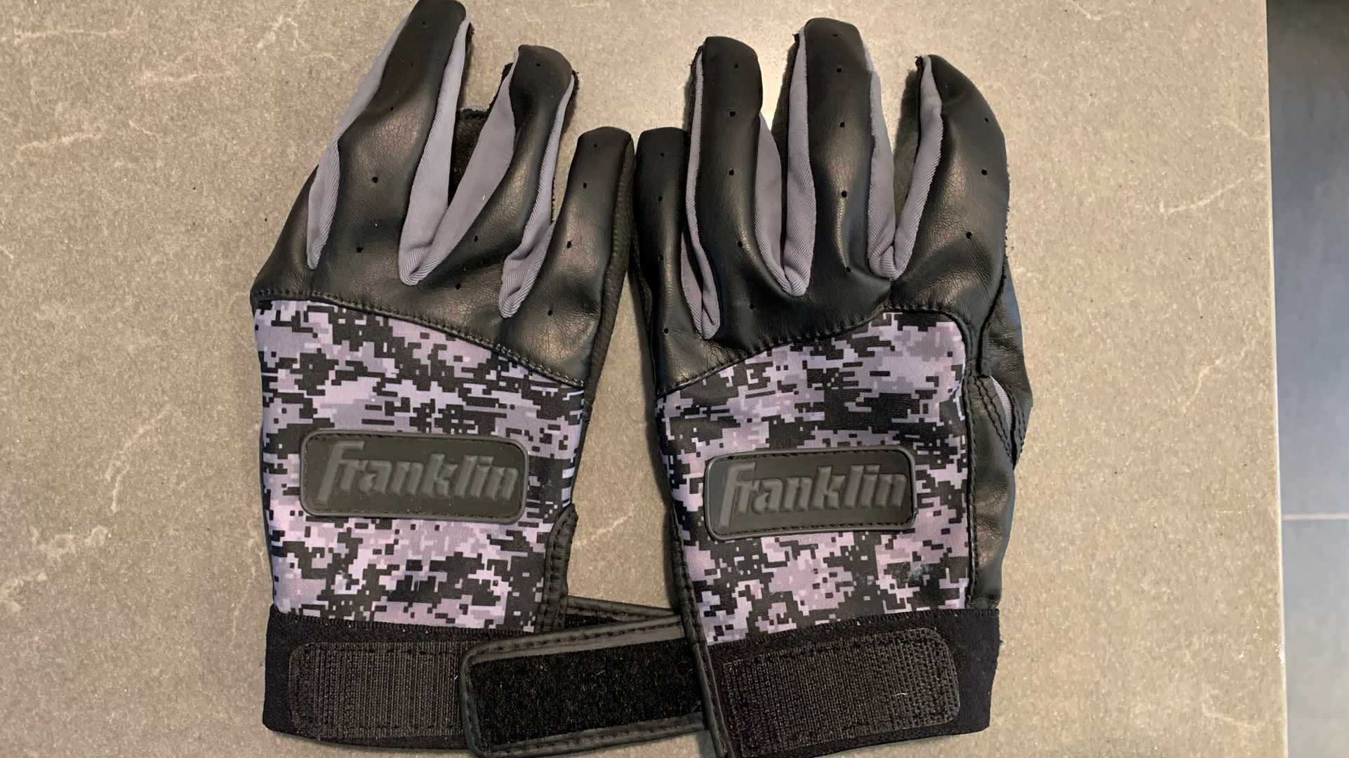 Franklin Youth Large DigiTek Batting Gloves - Used