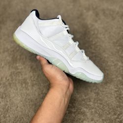 Jordan 11 Low Legend Blue 