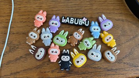 Croc Charms Labubu (17 pcs)