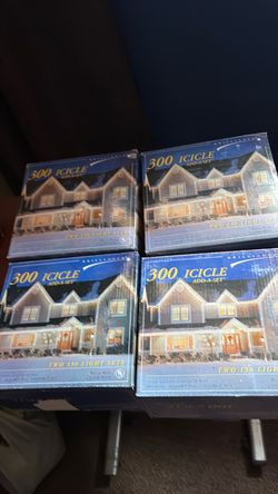 Brilliance 300 Icicle Christmas Lights โ 4 Boxes