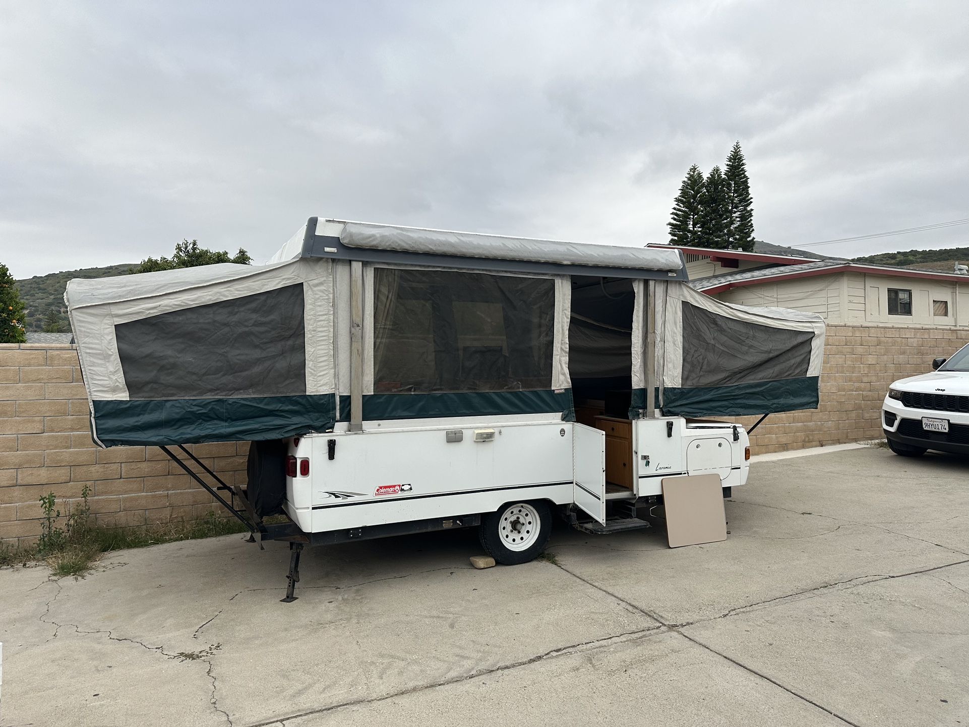 2002 Coleman Laramie