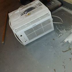 Vissani Window Air Conditioner 