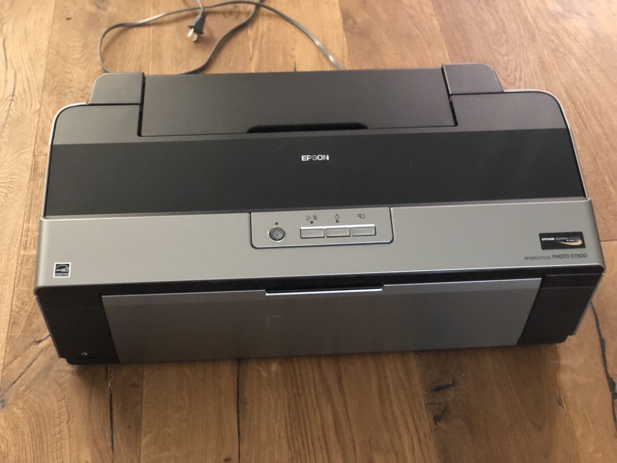 Epson Stylus Photo R1900 Large Format Photo Printer 