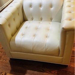 Pearl Leather Chair 